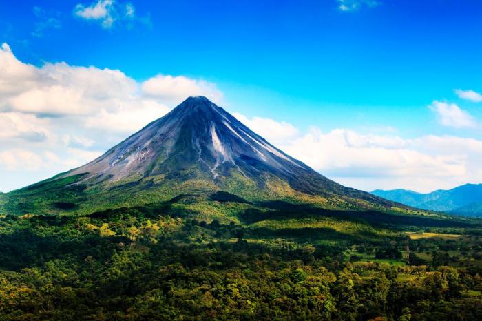 Volcanoes visiting Volcanic travel spots for geological wonders
